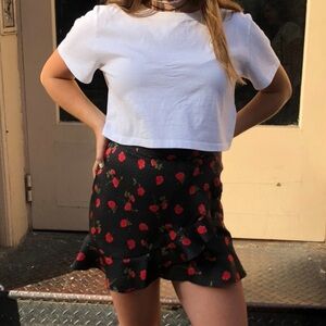 ZARA BLACK AND RED ROSE RUFFLE SKORT
